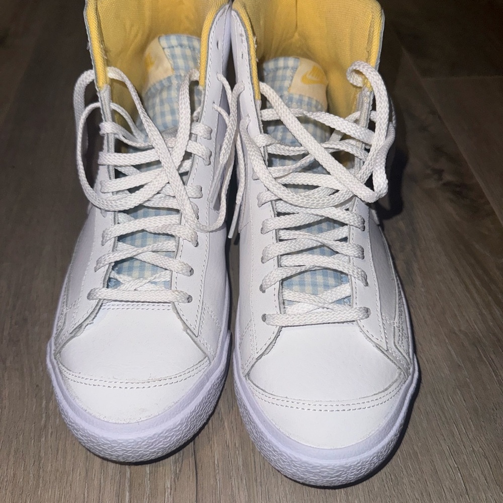 Nike White/Oxygen Purple/Coconut Milk Blazers